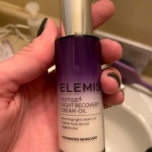 Elemis peptide 4 night recovery cream oil